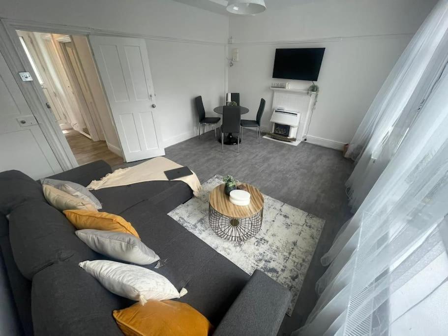 Lovely 2 Bed On Tower Bridge Londra Exterior foto