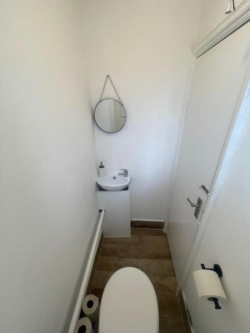 Lovely 2 Bed On Tower Bridge Londra Exterior foto