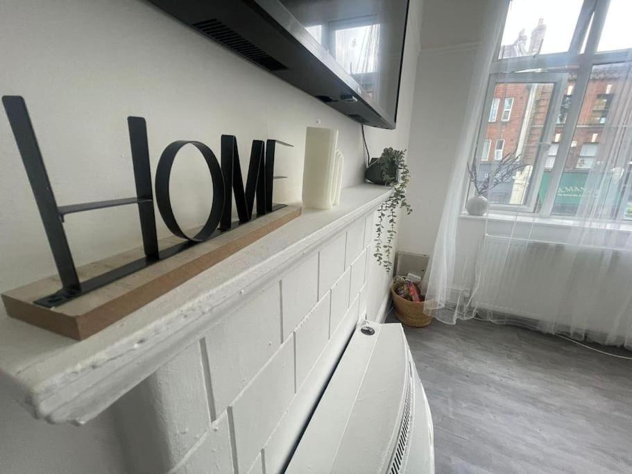 Lovely 2 Bed On Tower Bridge Londra Exterior foto