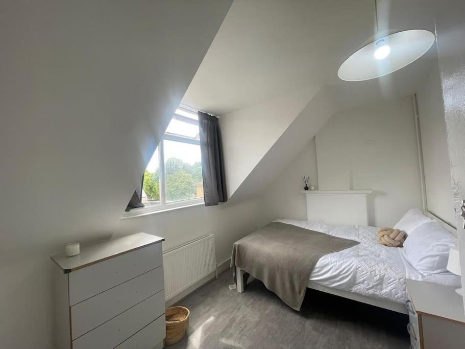 Lovely 2 Bed On Tower Bridge Londra Exterior foto