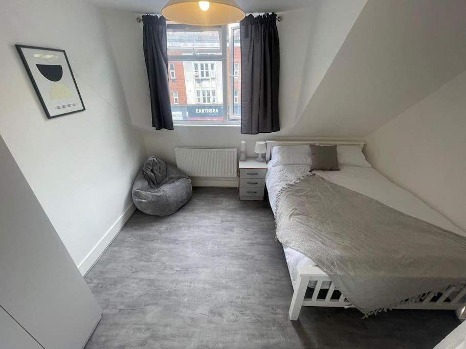 Lovely 2 Bed On Tower Bridge Londra Exterior foto